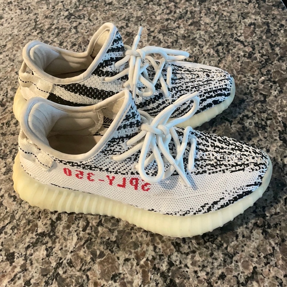 ADIDAS YEEZY boost 350 V2 “zebra”